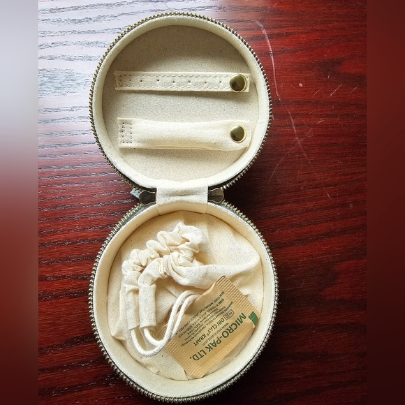 Sezane Sage Green Jewelry Case - Picture 2 of 6